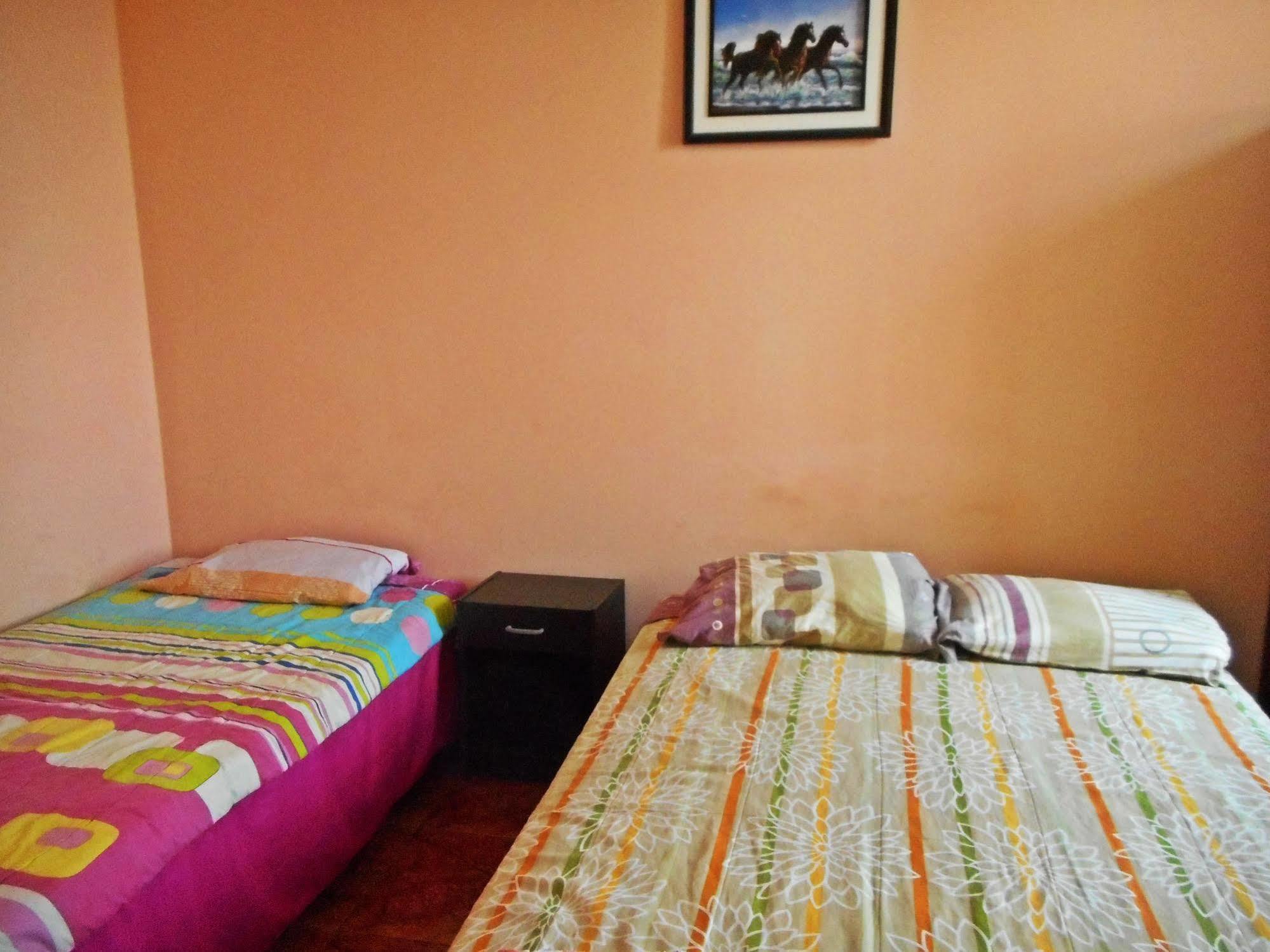 Hostal Geminis San Juan Bautista Esterno foto