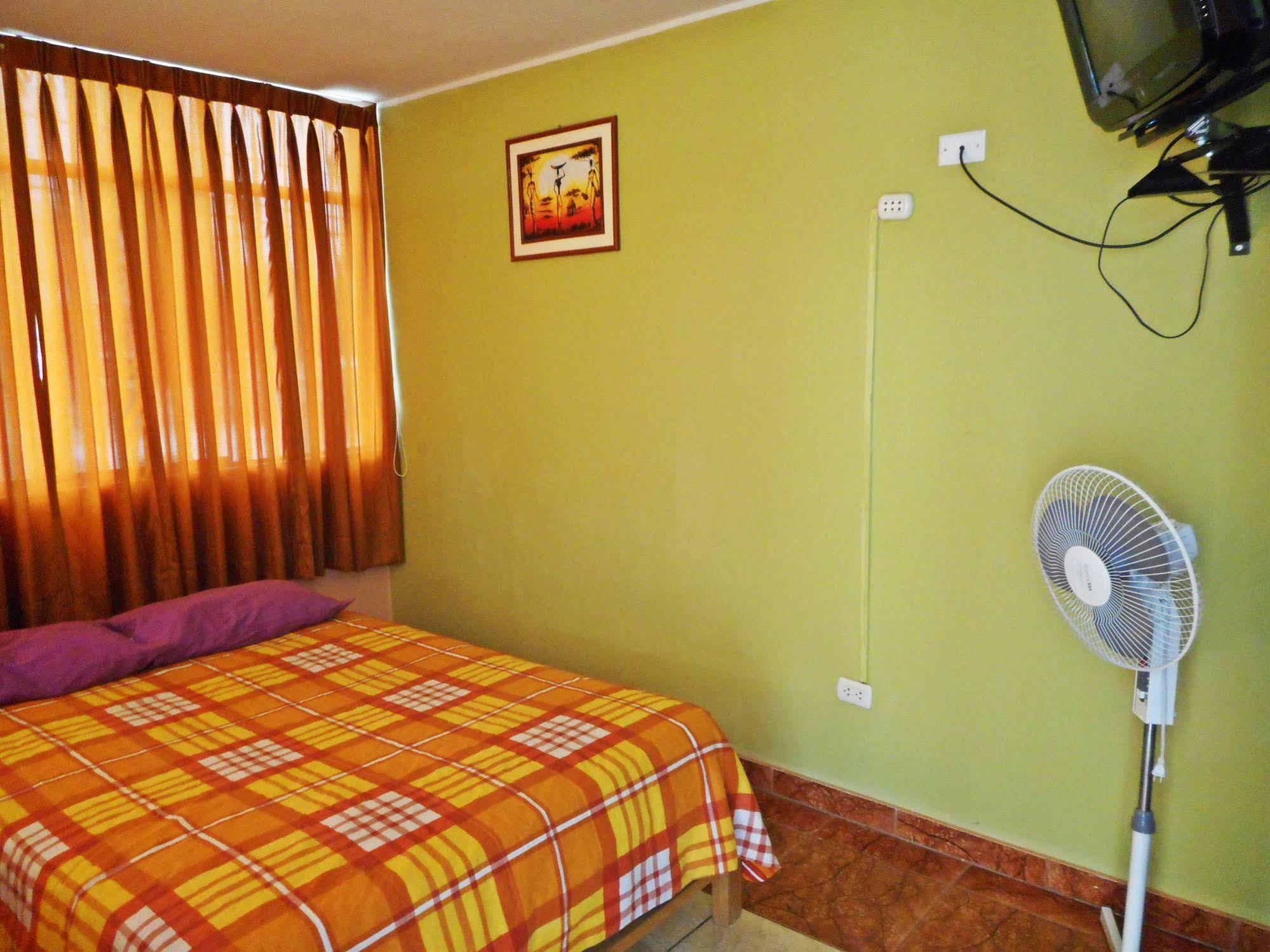 Hostal Geminis San Juan Bautista Esterno foto